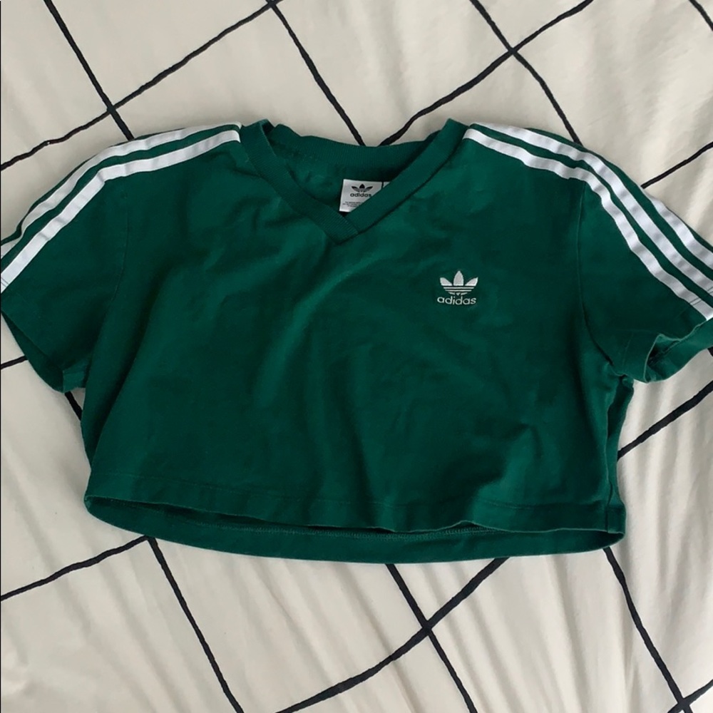 Cropped adidas shirt